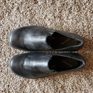 Women's Rockport slip-on shoes. Sz 8W. Soft leather in black.